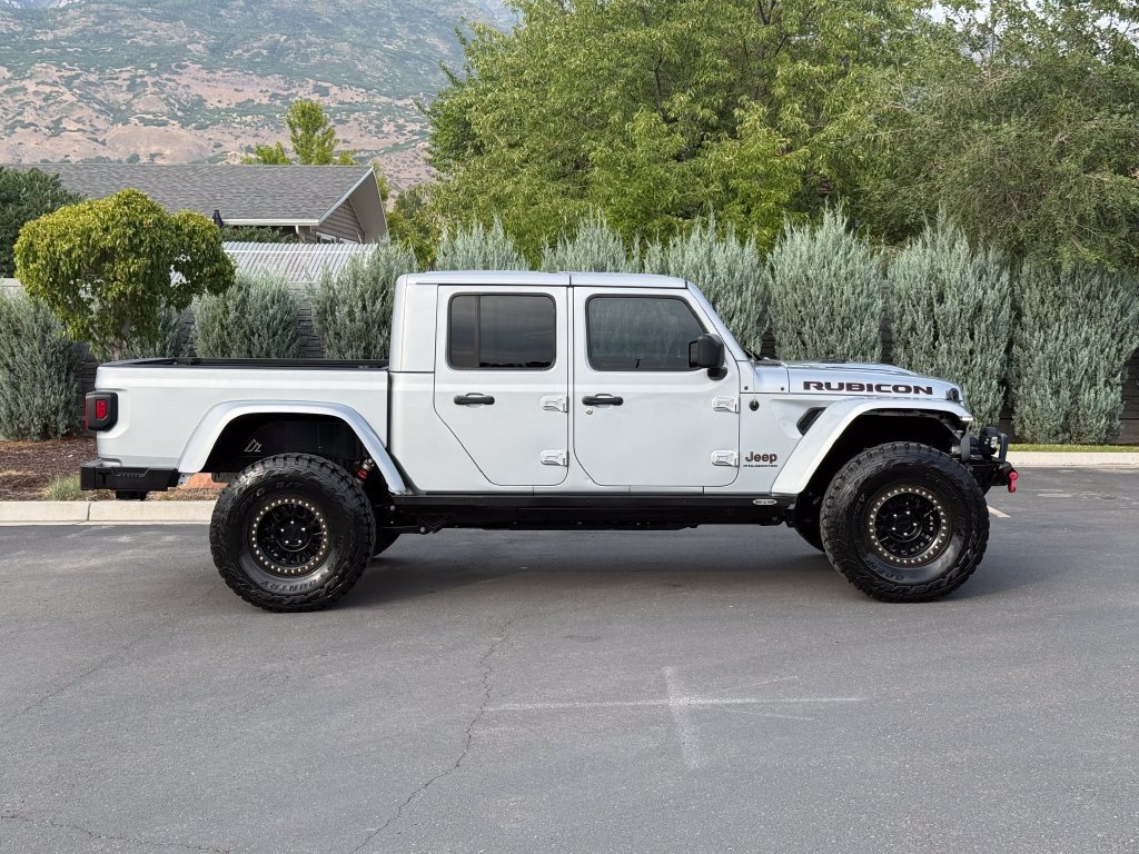 Used 2023 Jeep Gladiator Rubicon w/ Trailer Tow Package AWD/4WD image 8