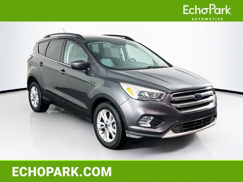 Used 2017 Ford Escape SE w/ Equipment Group 201A AWD/4WD image 1