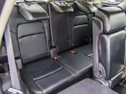 Used 2023 Nissan Pathfinder SL w/ Lighting Package (N92) image 21