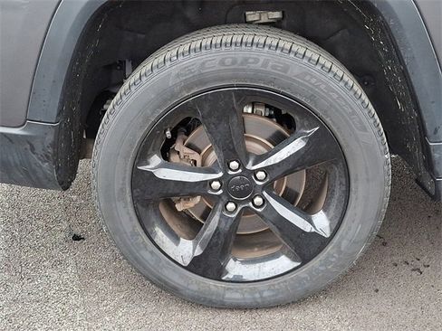 Used 2023 Jeep Grand Cherokee L Altitude image 12