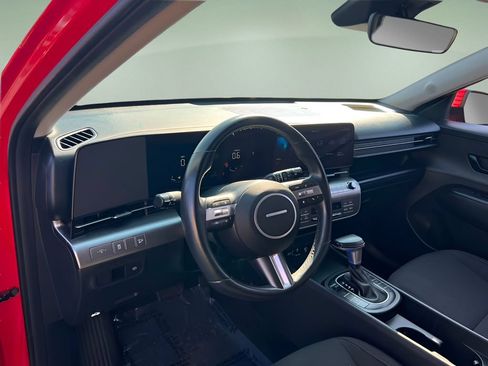 Used 2025 Hyundai Kona SEL AWD/4WD image 10