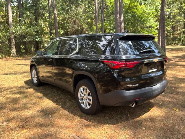 Used 2022 Chevrolet Traverse LS FWD image 3