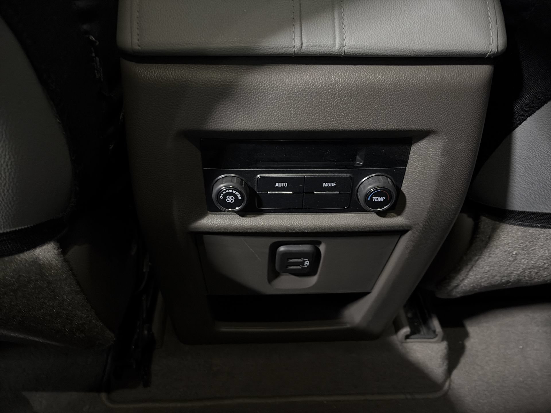 Used 2019 Chevrolet Traverse LT AWD/4WD image 23