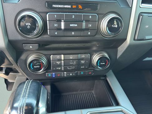 Used 2018 Ford F150 Raptor w/ Equipment Group 802A Luxury AWD/4WD image 24