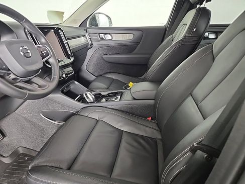 Certified 2024 Volvo XC40 B5 Plus w/ Protection Package Premier image 20