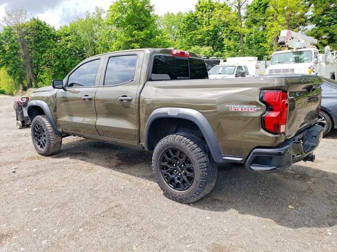 Used 2023 Chevrolet Colorado Trail Boss w/ Technology Package AWD/4WD image 3