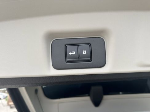 Used 2023 Nissan Ariya image 38