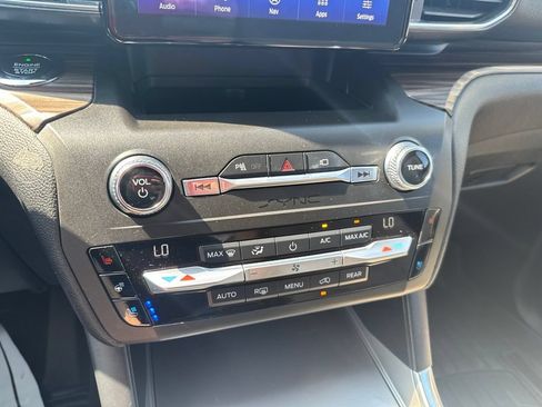 Certified 2020 Ford Explorer Limited RWD image 20