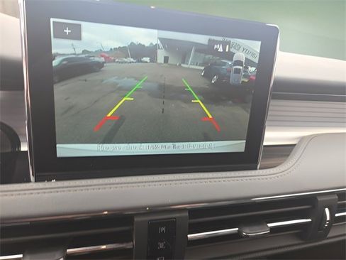 Used 2022 Lincoln Corsair AWD w/ Equipment Group 101A image 17