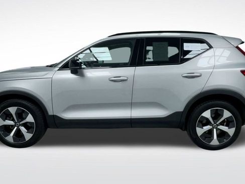 Used 2023 Volvo XC40 B5 Plus w/ Protection Package Premier image 21