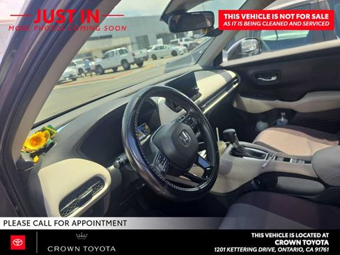Used 2023 Honda HR-V LX image 6