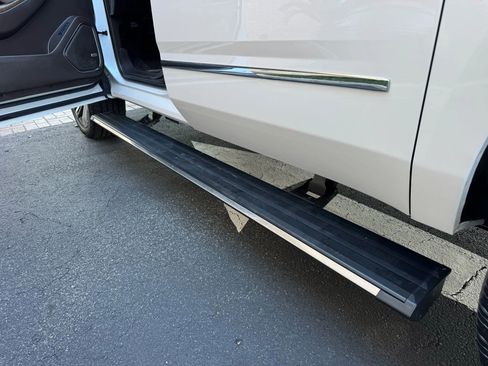 Used 2019 GMC Yukon XL Denali w/ Denali Ultimate Package image 12