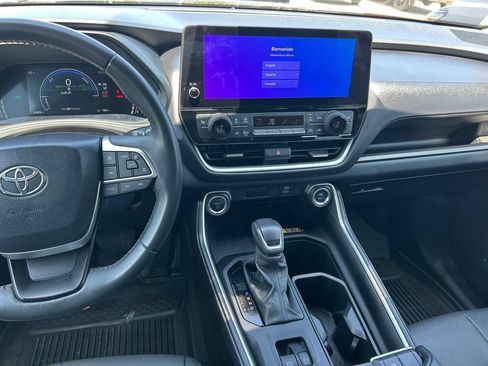 Certified 2024 Toyota Grand Highlander XLE FWD image 19