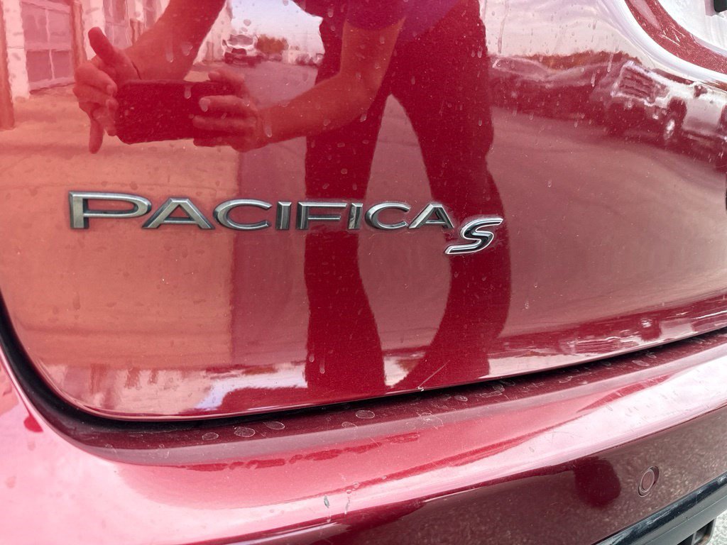 Used 2018 Chrysler Pacifica Touring Plus w/ S Appearance Package FWD image 5