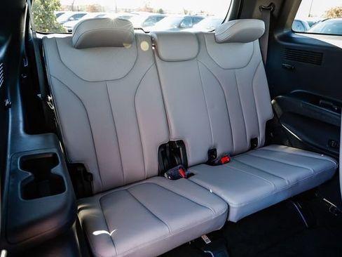Used 2025 Hyundai Palisade SEL FWD image 18
