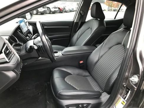 Used 2023 Toyota Camry SE image 12