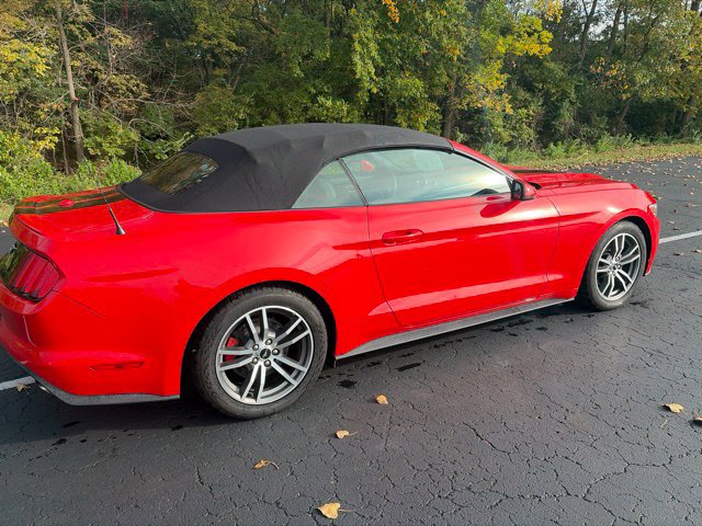 Used 2015 Ford Mustang Premium RWD image 10