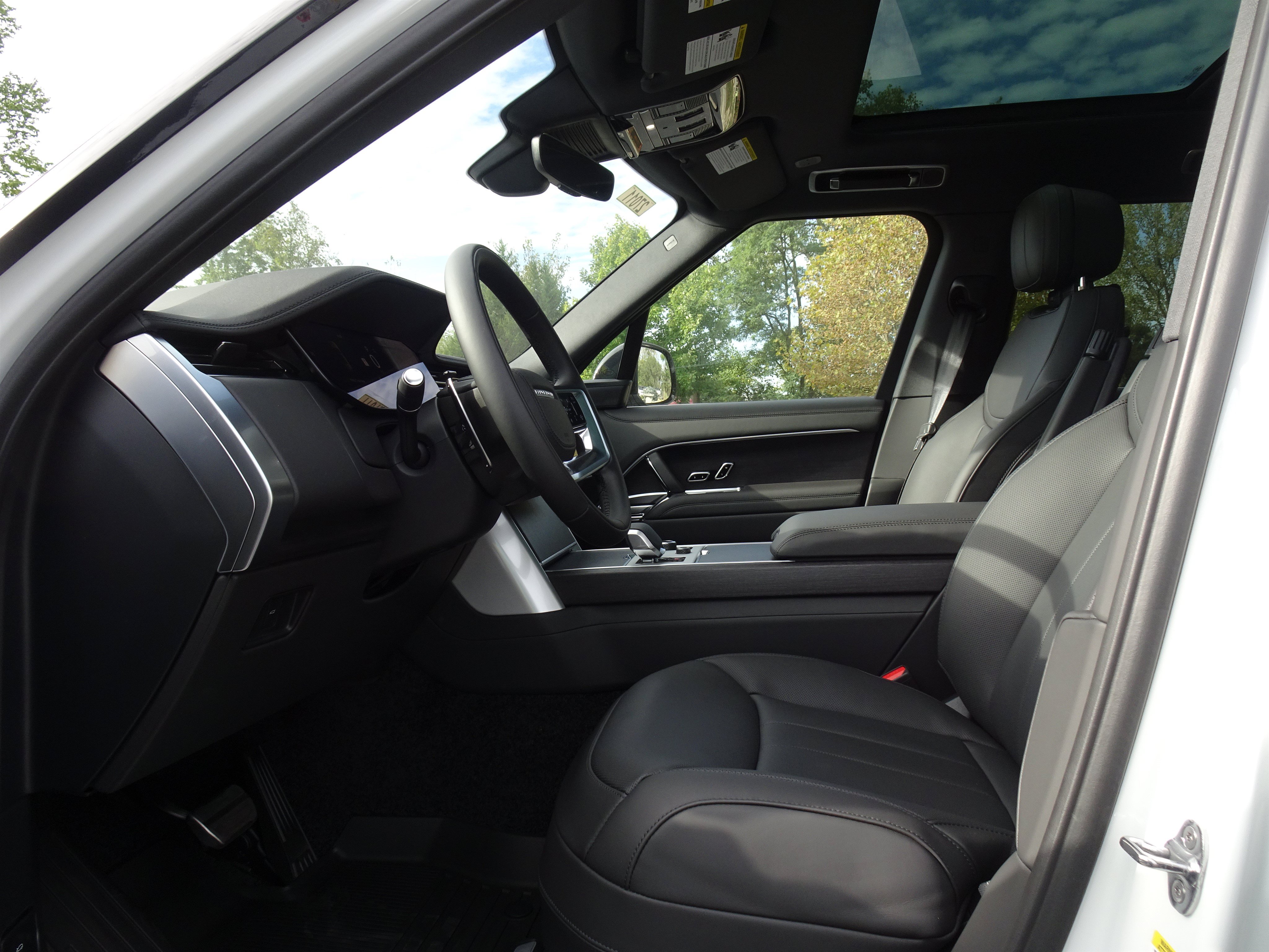New 2027 Land Rover Range Rover SE AWD/4WD image 2
