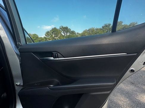 Used 2024 Toyota Camry SE image 15