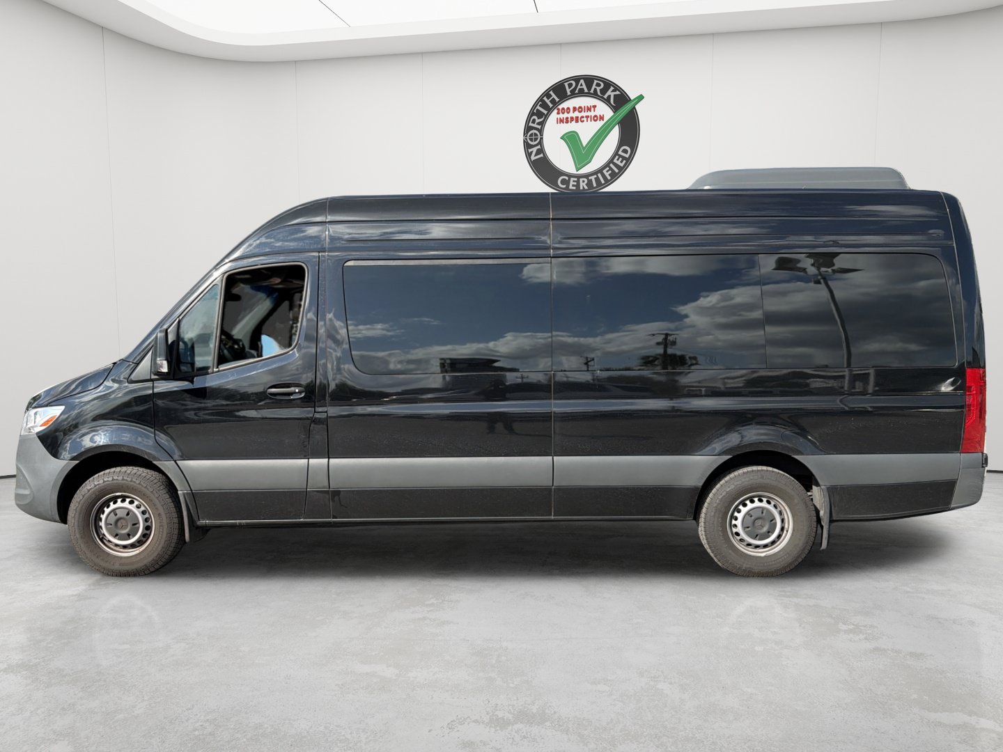 Used 2025 Mercedes-Benz Sprinter 2500 image 2