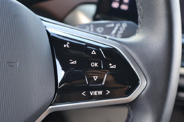 Certified 2023 Volkswagen ID.4 Pro RWD image 24