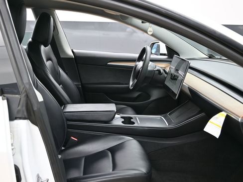 Used 2023 Tesla Model 3 Standard Range RWD image 38