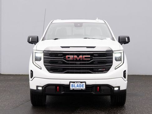 Used 2023 GMC Sierra 1500 AT4 w/ Technology Package AWD/4WD image 23