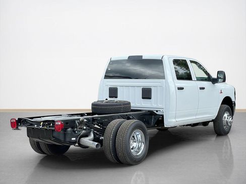 New 2026 RAM 3500 Tradesman AWD/4WD image 8