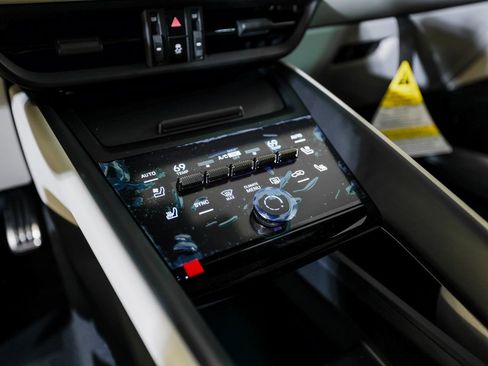 New 2026 Porsche Macan Turbo Electric image 20