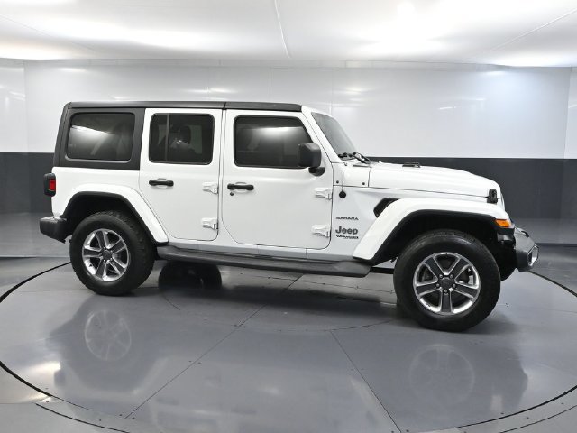 Used 2019 Jeep Wrangler Unlimited Sahara AWD/4WD image 3