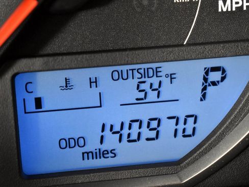 Used 2016 Toyota RAV4 LE image 30