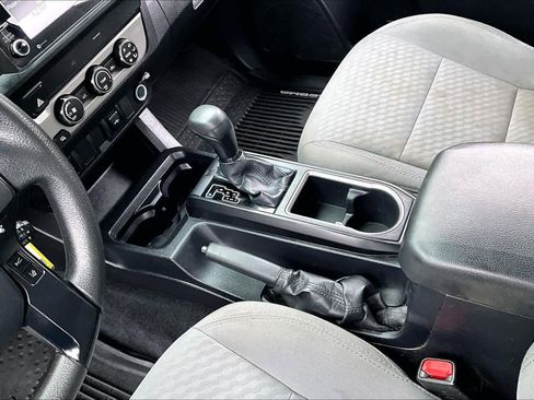 Used 2020 Toyota Tacoma SR w/ SR Convenience Package image 15