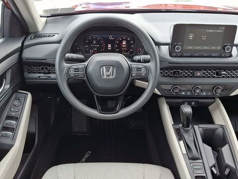 Used 2025 Honda Accord LX image 10