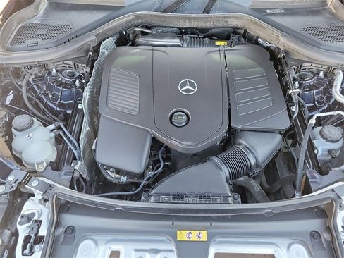 Used 2023 Mercedes-Benz GLC 300 4MATIC image 10