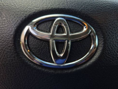 Used 2015 Toyota Tundra Limited AWD/4WD image 9