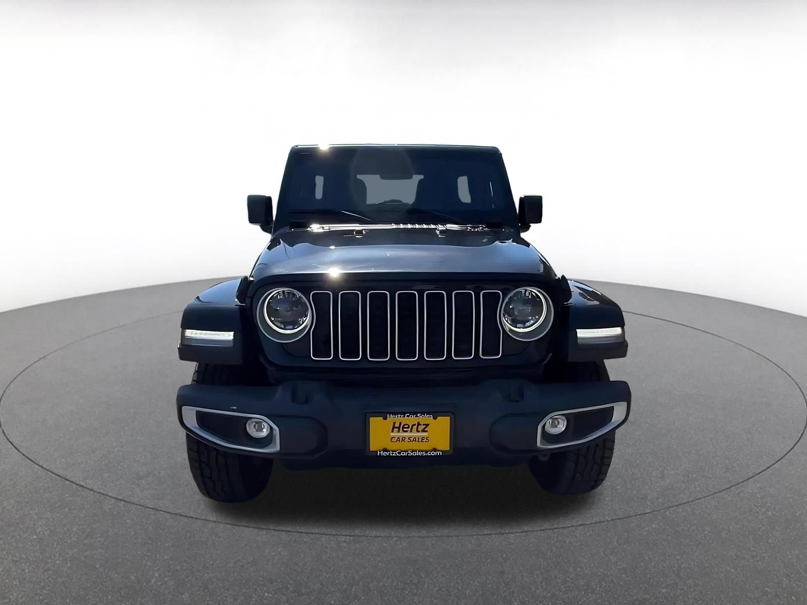 Used 2025 Jeep Wrangler Unlimited Sahara AWD/4WD image 3