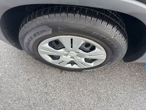 Used 2018 Chevrolet Trax LS image 27