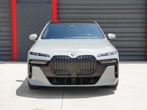 Used 2024 BMW i7 eDrive50 w/ M Sport Package RWD image 6