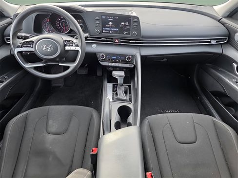 Used 2022 Hyundai Elantra SEL image 20
