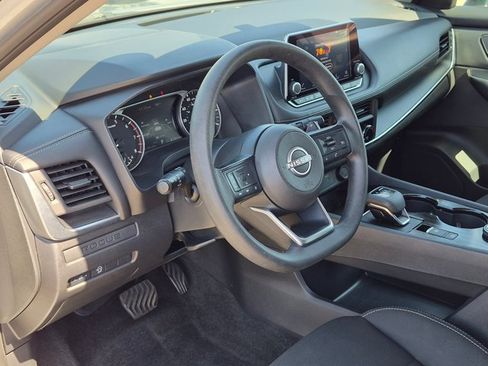 Used 2024 Nissan Rogue S AWD/4WD image 10