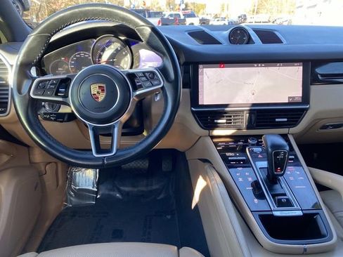 Used 2021 Porsche Cayenne AWD/4WD image 6