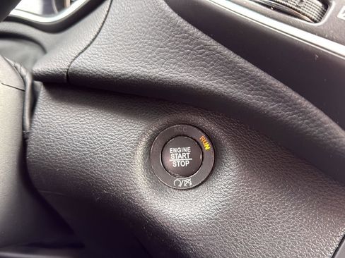 Used 2020 Jeep Cherokee Trailhawk w/ Cold Weather Group image 29