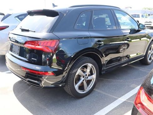 Used 2020 Audi Q5 2.0T Titanium Premium Plus w/ Premium Plus Package AWD/4WD image 2