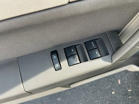 Used 2008 Ford Focus SE FWD image 15