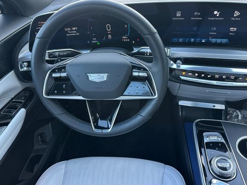 Certified 2025 Cadillac Lyriq Luxury image 15