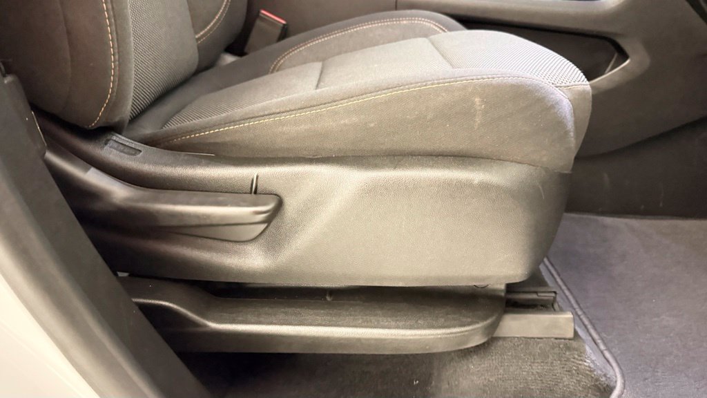 Used 2021 Chevrolet Traverse LT FWD image 42