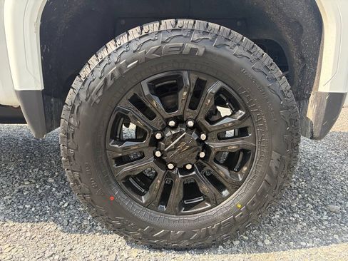 Used 2025 GMC Sierra 2500 Denali Ultimate w/ Snow Plow Prep/Camper Package AWD/4WD image 7