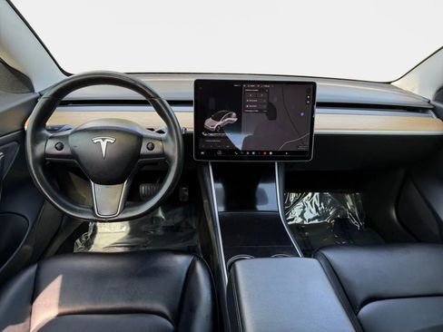 Used 2018 Tesla Model 3 Long Range RWD image 13