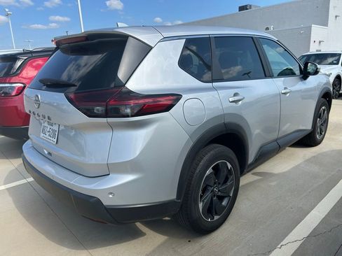 Used 2025 Nissan Rogue SV FWD image 5
