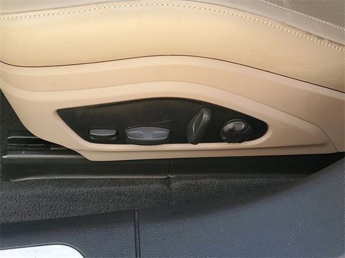 Used 2025 Porsche Panamera image 17